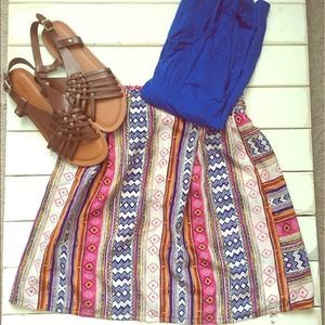 Francesca”s Adorable Aztec print skirt-small